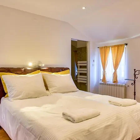 Karst House Zan Pliskovica With Private Pool 빌라 Dutovlje