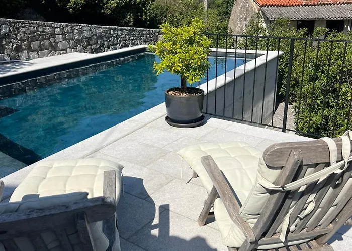 ヴィラ Karst House Zan Pliskovica With Private Pool Dutovlje